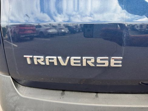 Used 2022 Chevrolet Traverse LT image 24