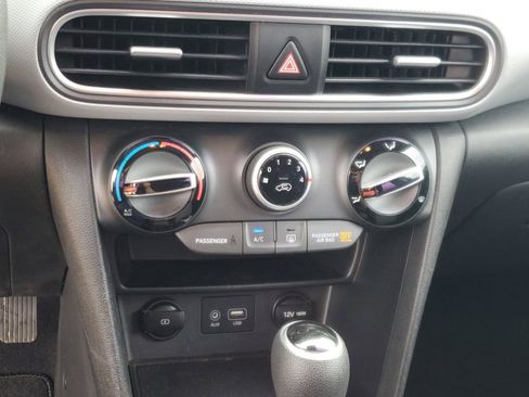 Used 2020 Hyundai Kona SE image 23