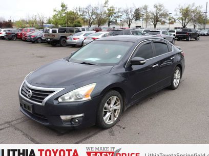 Used 2014 Nissan Altima 2.5 SV w/ Convenience Package