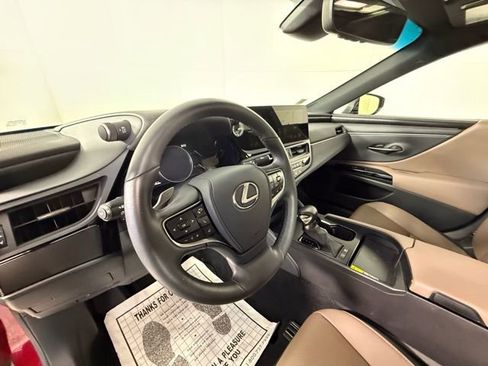 Used 2025 Lexus ES 300h w/ Premium Package image 8