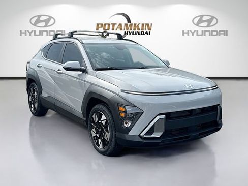 Certified 2025 Hyundai Kona SEL FWD image 3