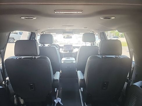 Certified 2022 Chevrolet Suburban Z71 w/ Luxury Package AWD/4WD image 14