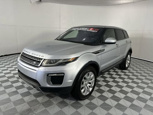 Used 2017 Land Rover Range Rover Evoque SE AWD/4WD image 4
