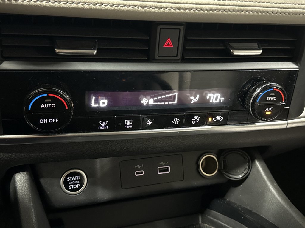 Used 2023 Nissan Rogue SV AWD/4WD image 16