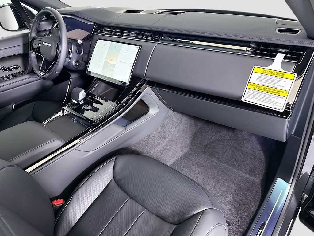 New 2026 Land Rover Range Rover Sport Dynamic SE AWD/4WD image 17