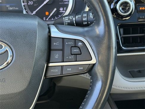 Used 2022 Toyota Highlander Platinum image 15
