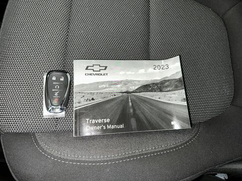 Certified 2023 Chevrolet Traverse LT image 4