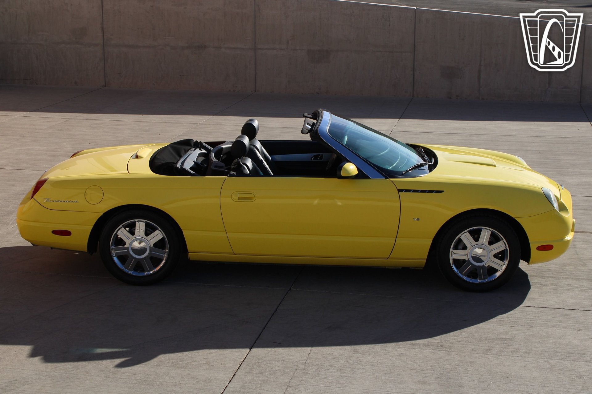 Used 2004 Ford Thunderbird RWD image 14