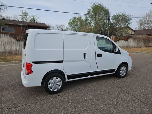 Used 2014 Nissan NV200 SV w/ Technology Package FWD image 3