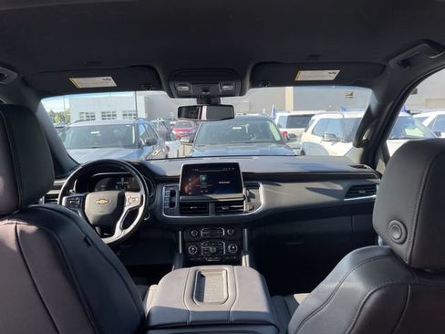 Used 2022 Chevrolet Suburban LT AWD/4WD image 27