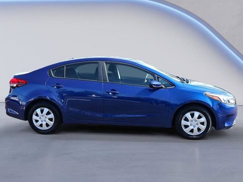 Used 2017 Kia Forte LX FWD image 8