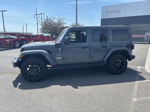 Used 2024 Jeep Wrangler Unlimited Sahara AWD/4WD image 4