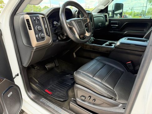 Used 2016 GMC Sierra 2500 Denali w/ Duramax Plus Package AWD/4WD image 7