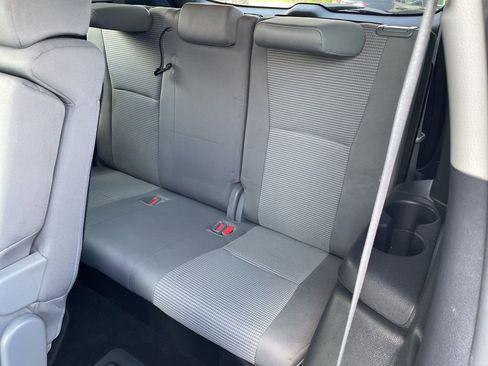 Used 2021 Toyota Highlander LE FWD image 44