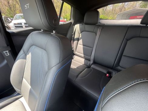 Used 2025 Buick Envista Sport Touring image 34