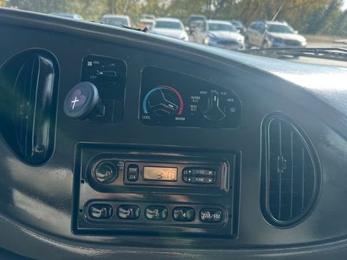 Used 2008 Ford E-250 and Econoline 250 image 17