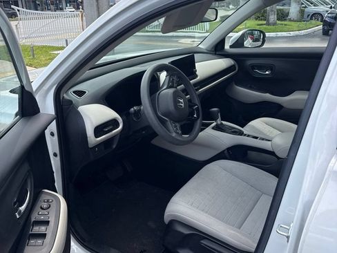 Used 2024 Honda HR-V LX image 3