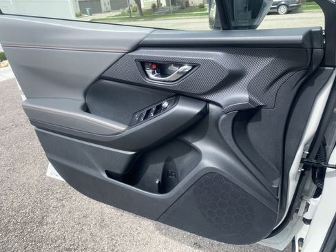 Certified 2025 Subaru Crosstrek 2.5i Limited w/ Crosstrek Mirror Package image 17