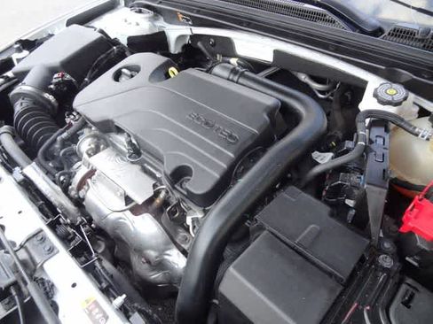 Used 2023 Chevrolet Malibu LT FWD image 32