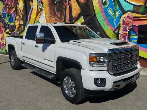 Used 2018 GMC Sierra 3500 Denali w/ Duramax Plus Package image 2