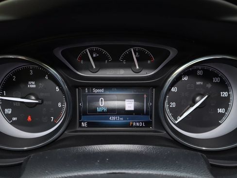 Used 2019 Buick Envision Essence FWD image 10