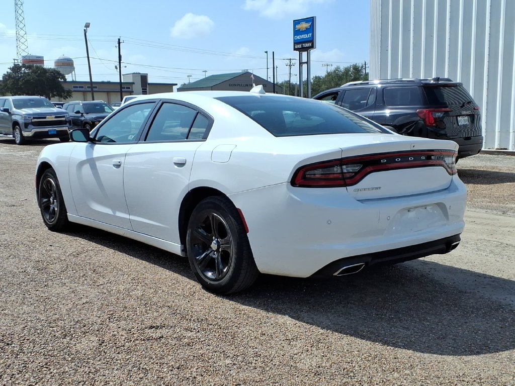 Used 2023 Dodge Charger SXT RWD image 3