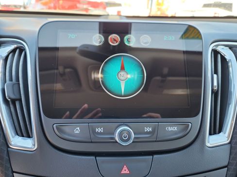 Used 2017 Chevrolet Malibu LT image 28