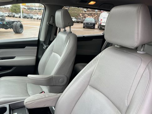 Used 2019 Honda Odyssey Elite image 16