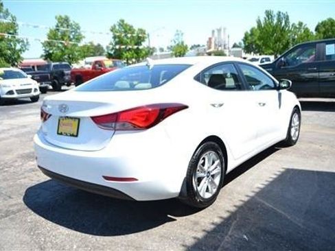 Used 2015 Hyundai Elantra SE w/ Option Group 02 FWD image 6
