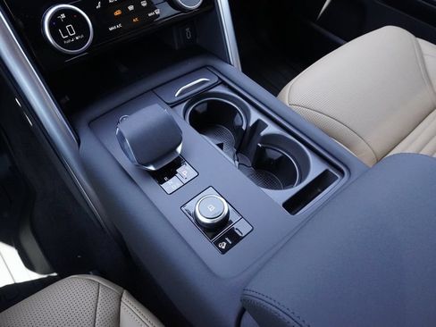 New 2026 Land Rover Discovery Dynamic SE AWD/4WD image 14