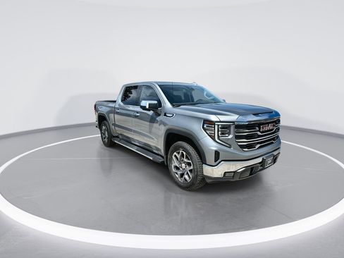 New 2026 GMC Sierra 1500 SLT image 2