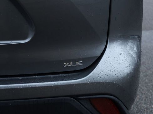 Used 2025 Toyota Highlander XLE image 23