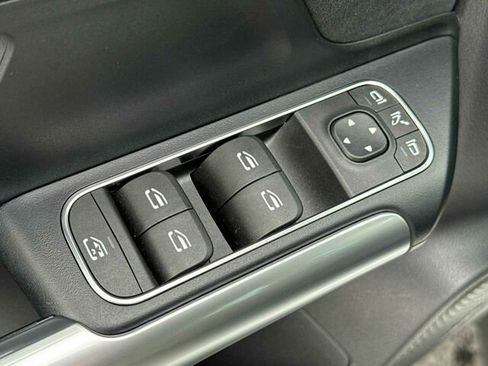 Used 2025 Mercedes-Benz GLA 250 4MATIC image 14