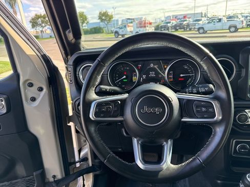 Used 2022 Jeep Wrangler Unlimited Sahara 4xe image 20