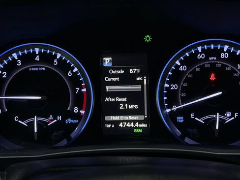 Used 2019 Toyota Highlander XLE AWD/4WD image 27