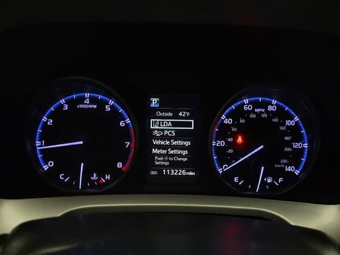 Used 2018 Toyota RAV4 LE image 23