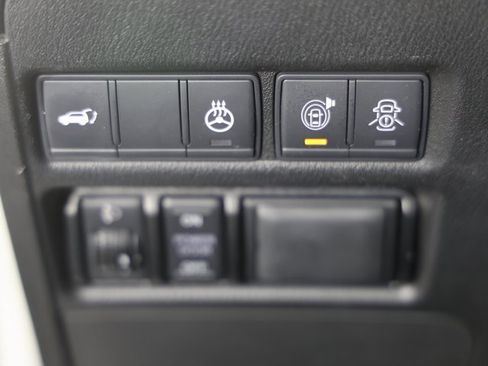 Used 2019 Nissan Armada Platinum w/ Captain's Chairs Package image 11