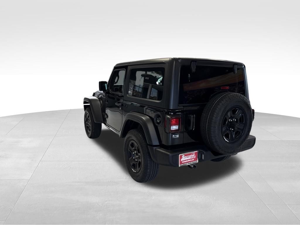 Used 2026 Jeep Wrangler Sport AWD/4WD image 5