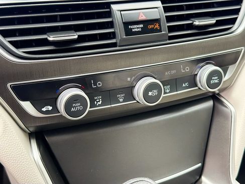 Used 2018 Honda Accord LX image 15