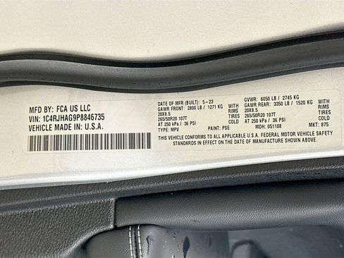 Certified 2023 Jeep Grand Cherokee Altitude AWD/4WD image 39