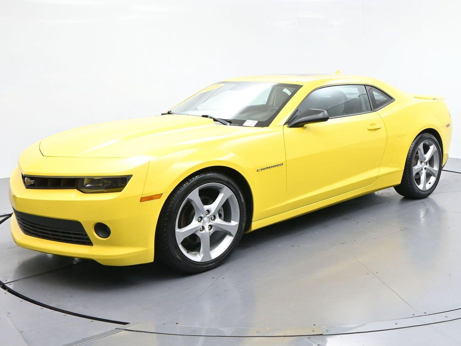 Used 2015 Chevrolet Camaro LT w/ RS Package RWD image 3