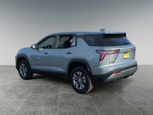 Used 2025 Chevrolet Equinox LT image 3