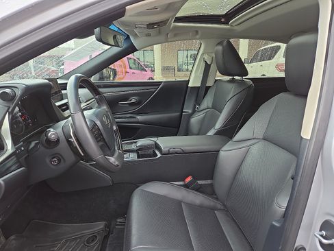 Used 2021 Lexus ES 350 w/ Premium Package FWD image 9