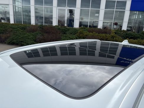 Used 2023 Volvo XC60 B5 Plus image 10