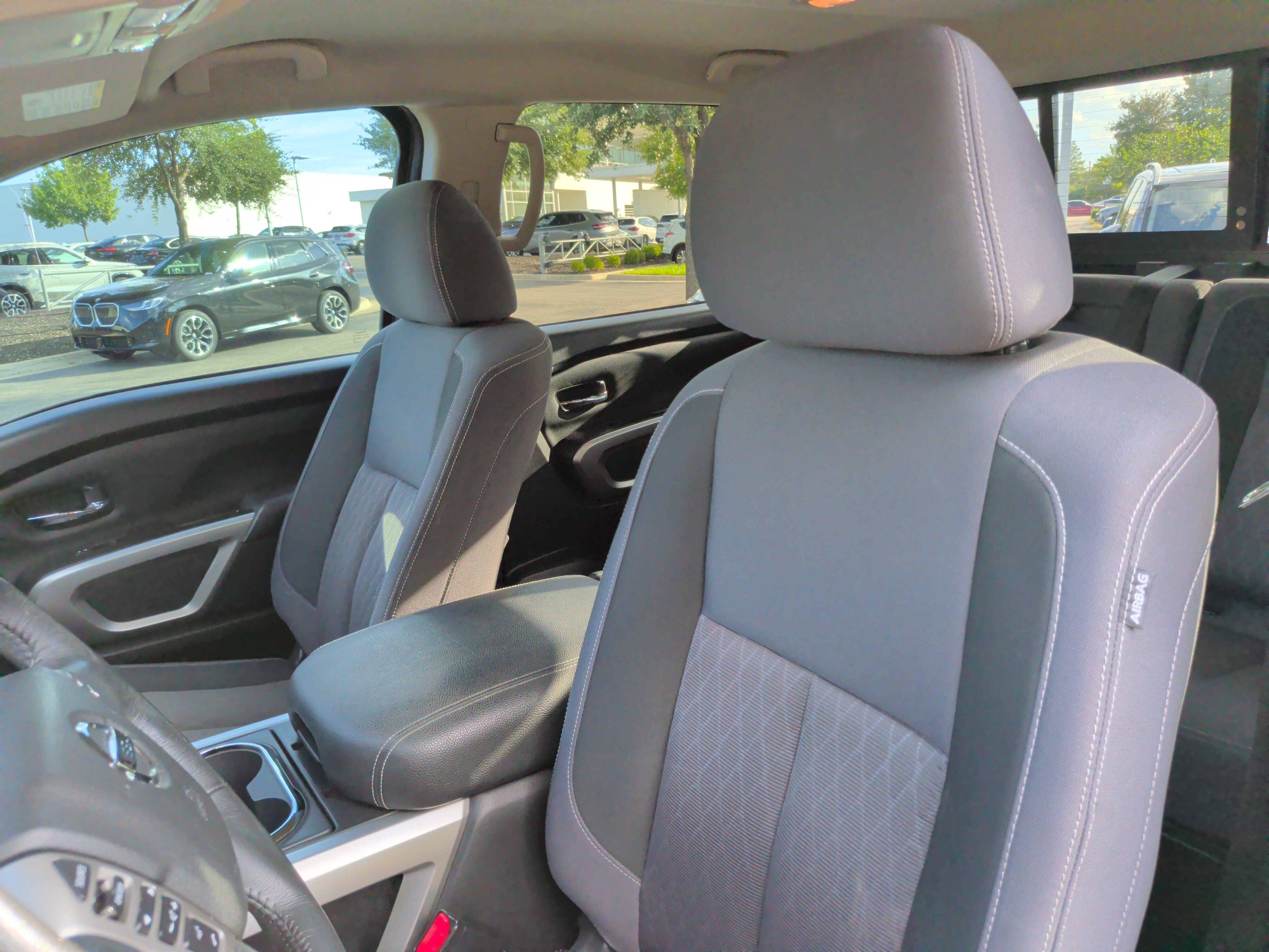 Used 2022 Nissan Titan SV w/ SV Convenience Package RWD image 25