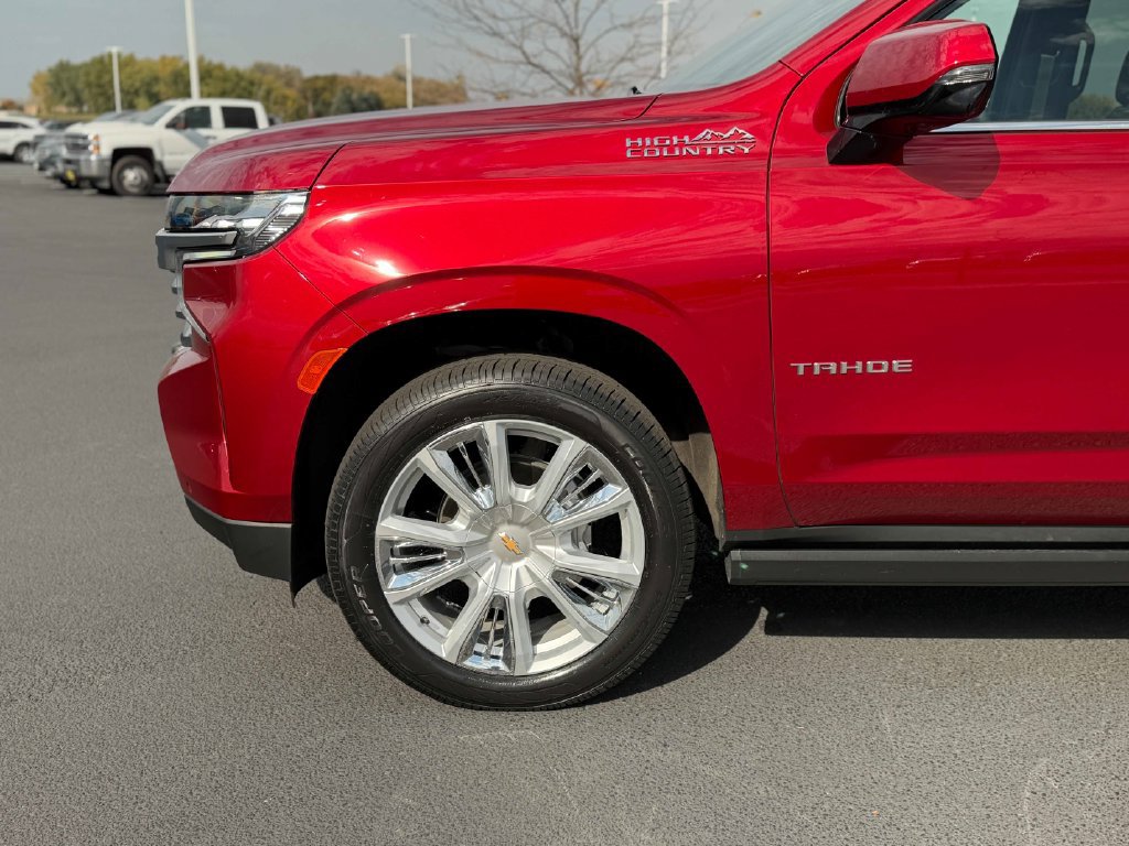 Used 2024 Chevrolet Tahoe High Country AWD/4WD image 12