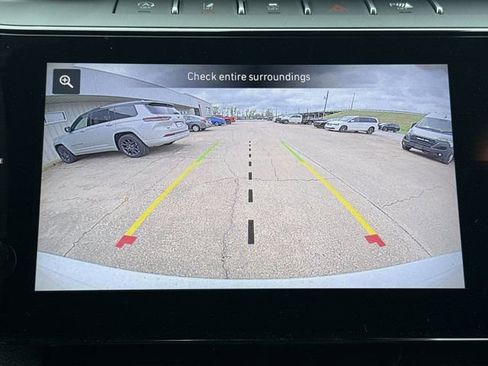 New 2026 Jeep Grand Cherokee Altitude AWD/4WD image 9