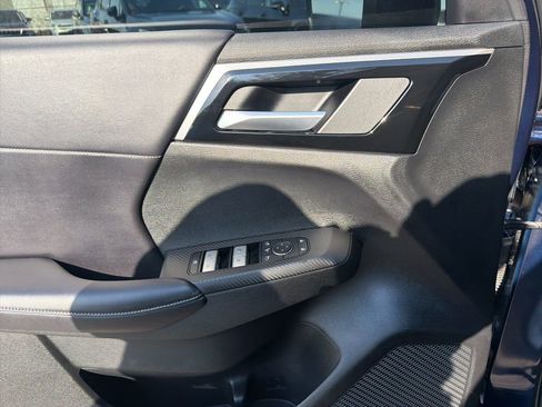 Used 2024 Mitsubishi Outlander SE image 12