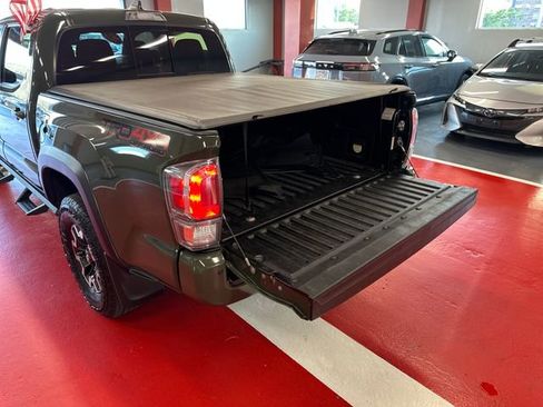 Certified 2022 Toyota Tacoma TRD Off-Road w/ Technology Package AWD/4WD image 25