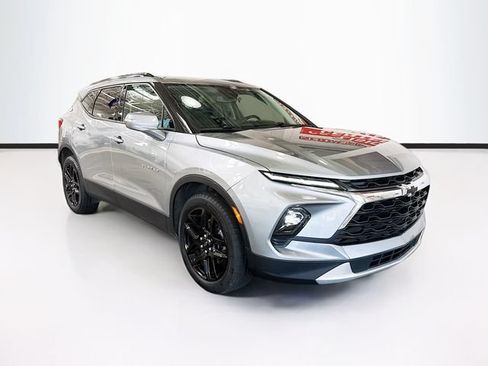Used 2024 Chevrolet Blazer LT AWD/4WD image 3
